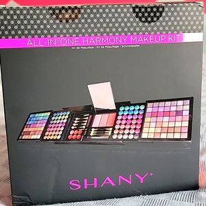 COPY - Makeup Kit